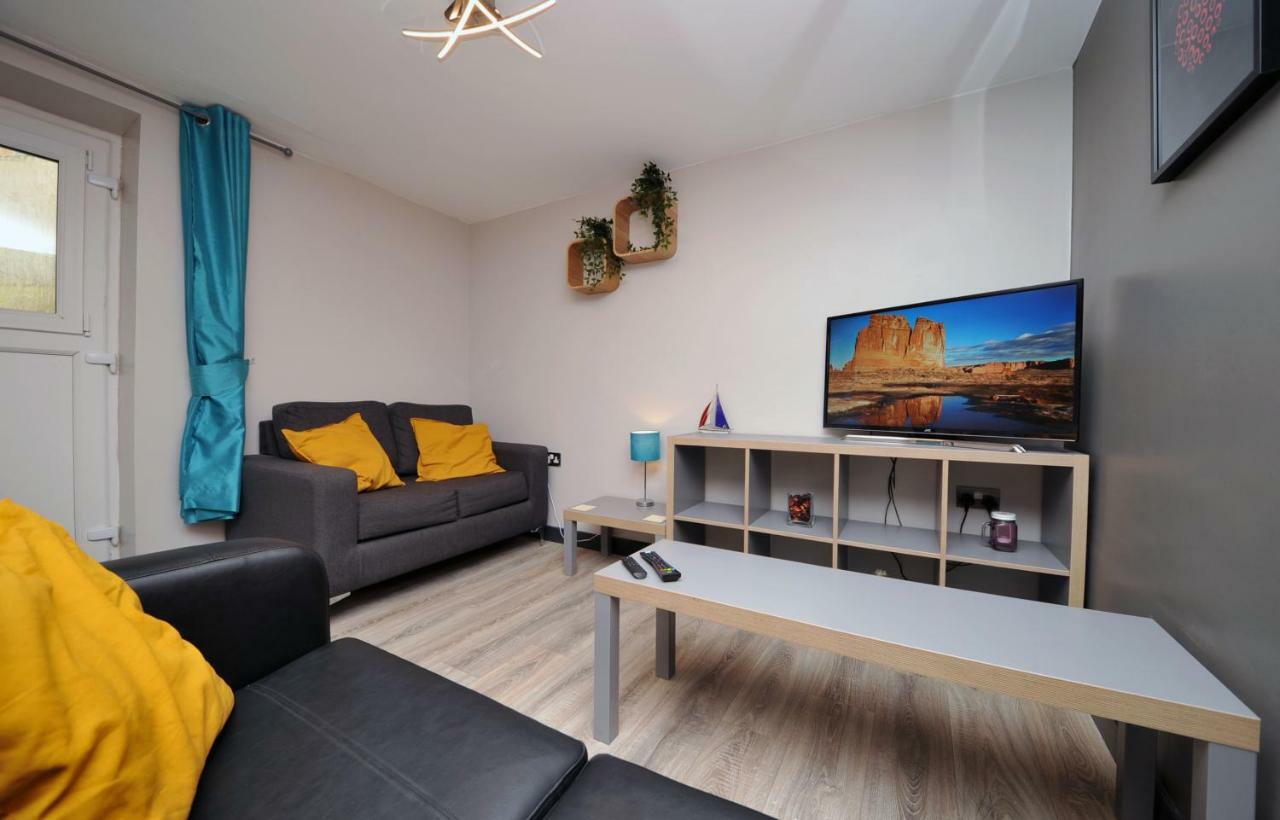 Stone'S Throw City Centre - Tv In Every Bedroom! Swansea Exteriör bild