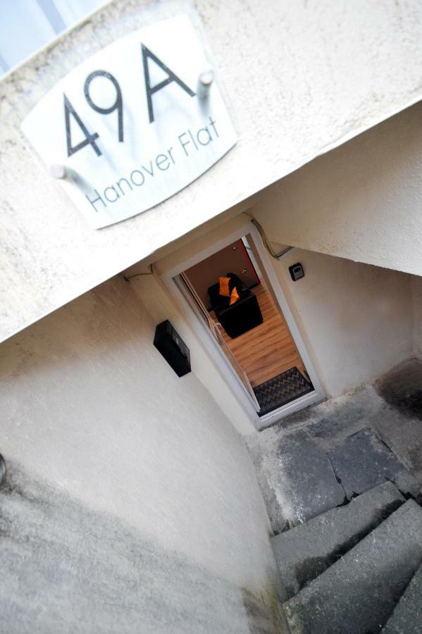 Stone'S Throw City Centre - Tv In Every Bedroom! Swansea Exteriör bild