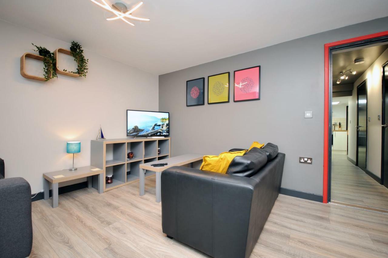Stone'S Throw City Centre - Tv In Every Bedroom! Swansea Exteriör bild