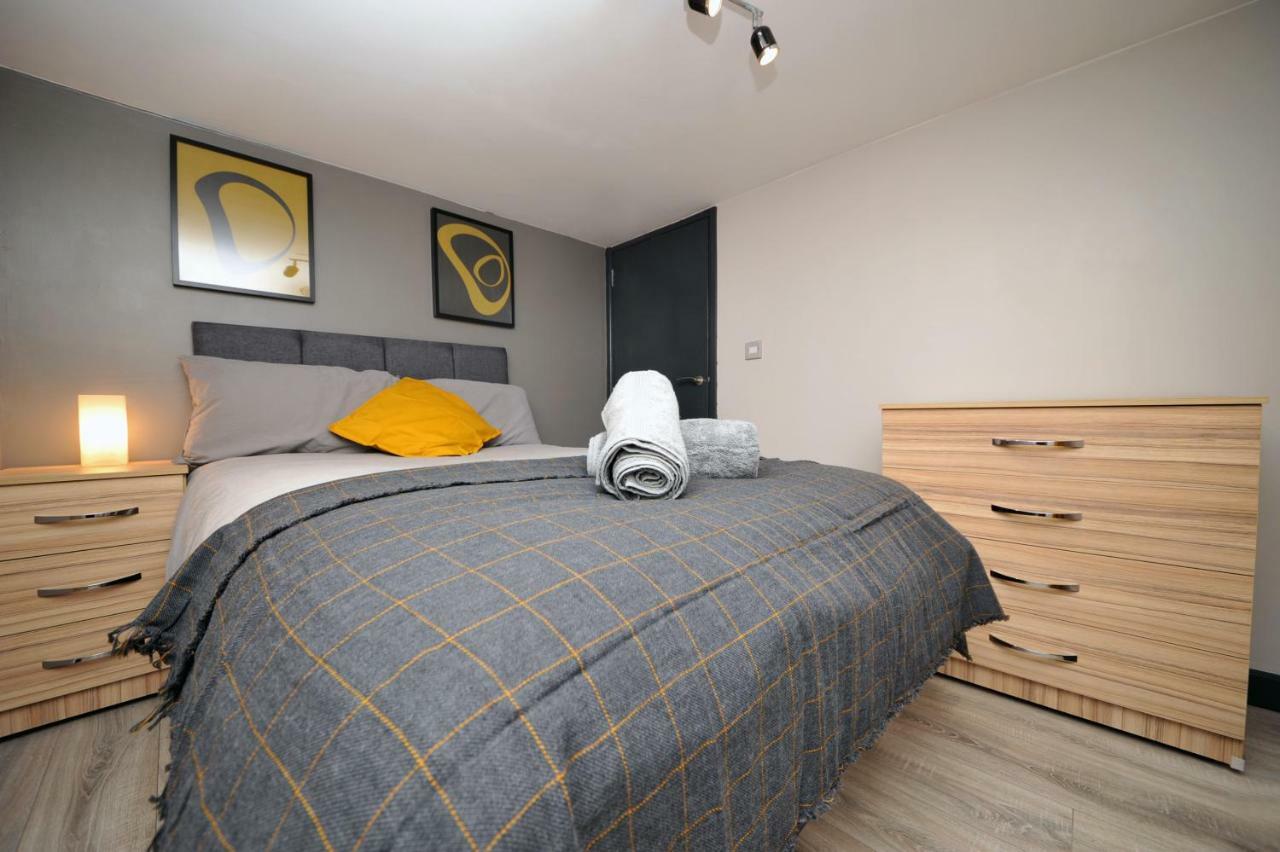 Stone'S Throw City Centre - Tv In Every Bedroom! Swansea Exteriör bild